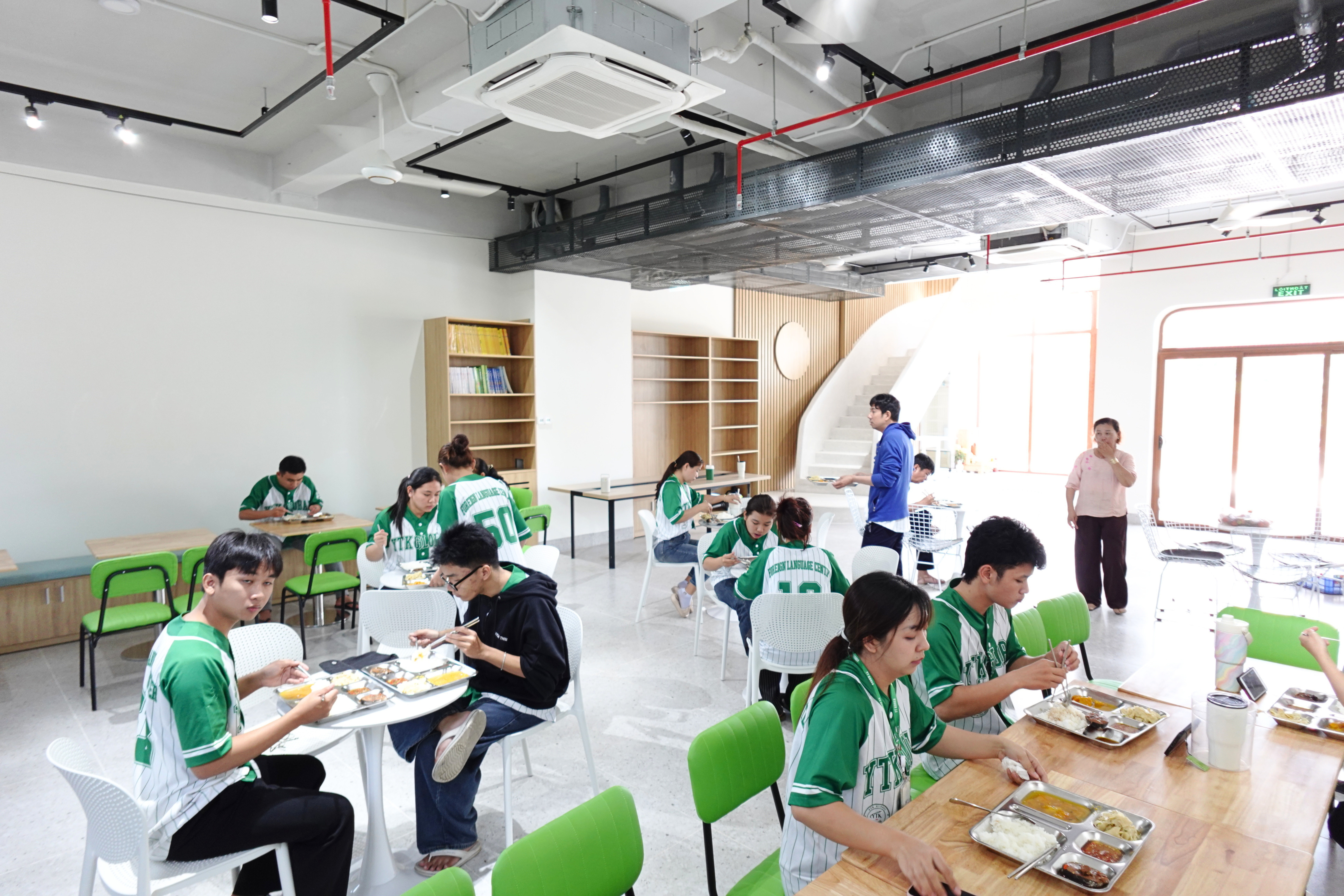 Bữa Sáng Và Bữa Trưa – Một Phần Trong Môi Trường Học Tập Chất Lượng Tại YTK GLOBAL 4 Thiet ke chua co ten 6