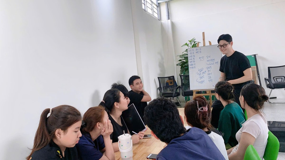 CLB Tiếng Hàn YTK GLOBAL: Môi Trường Giao Tiếp Thực Tế 9 Câu Hỏi Thường Gặp Về Câu Lạc Bộ Tiếng Hàn (FAQ)